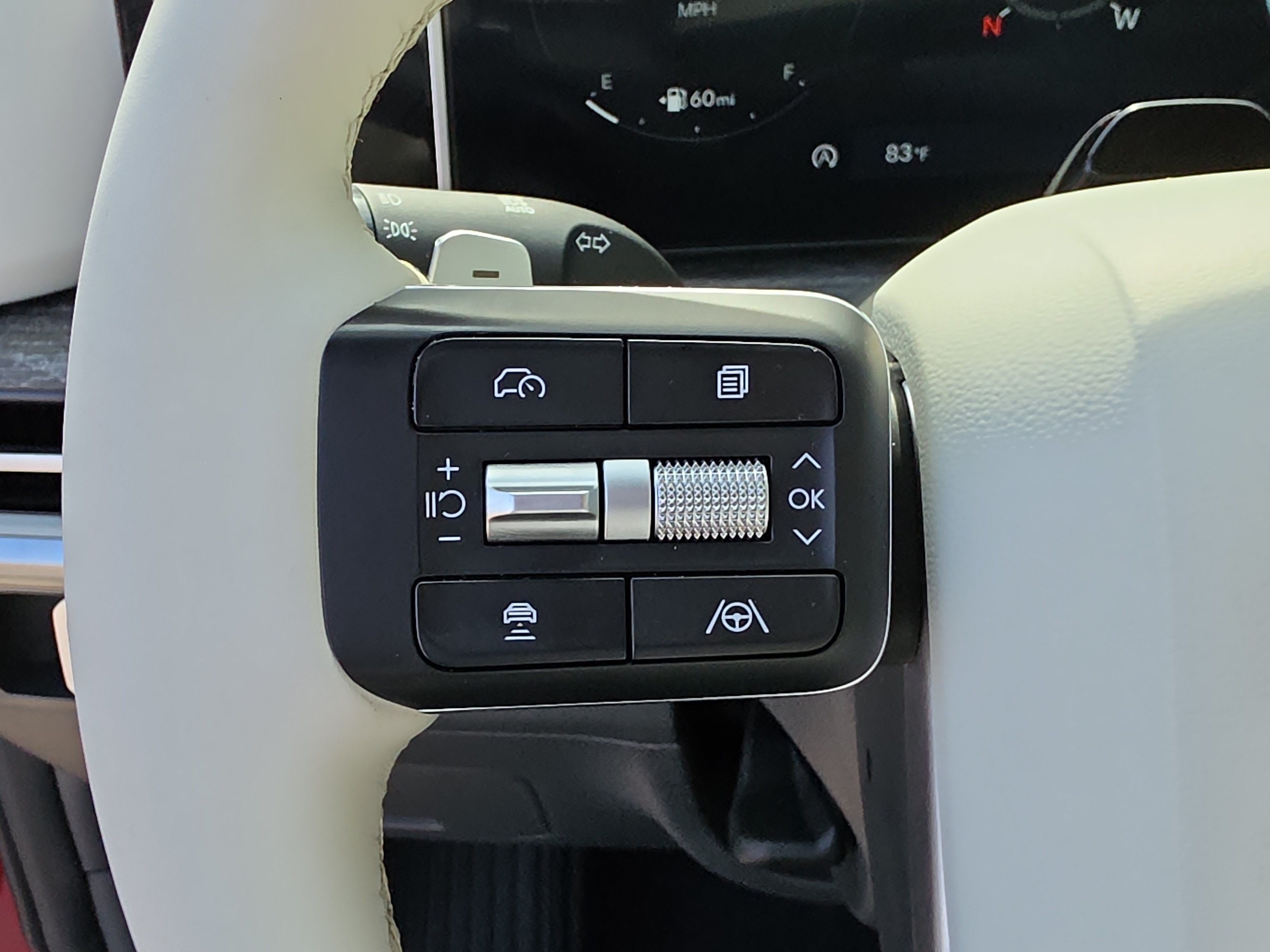 Used 2025 Hyundai Santa Fe Limited FWD image 33
