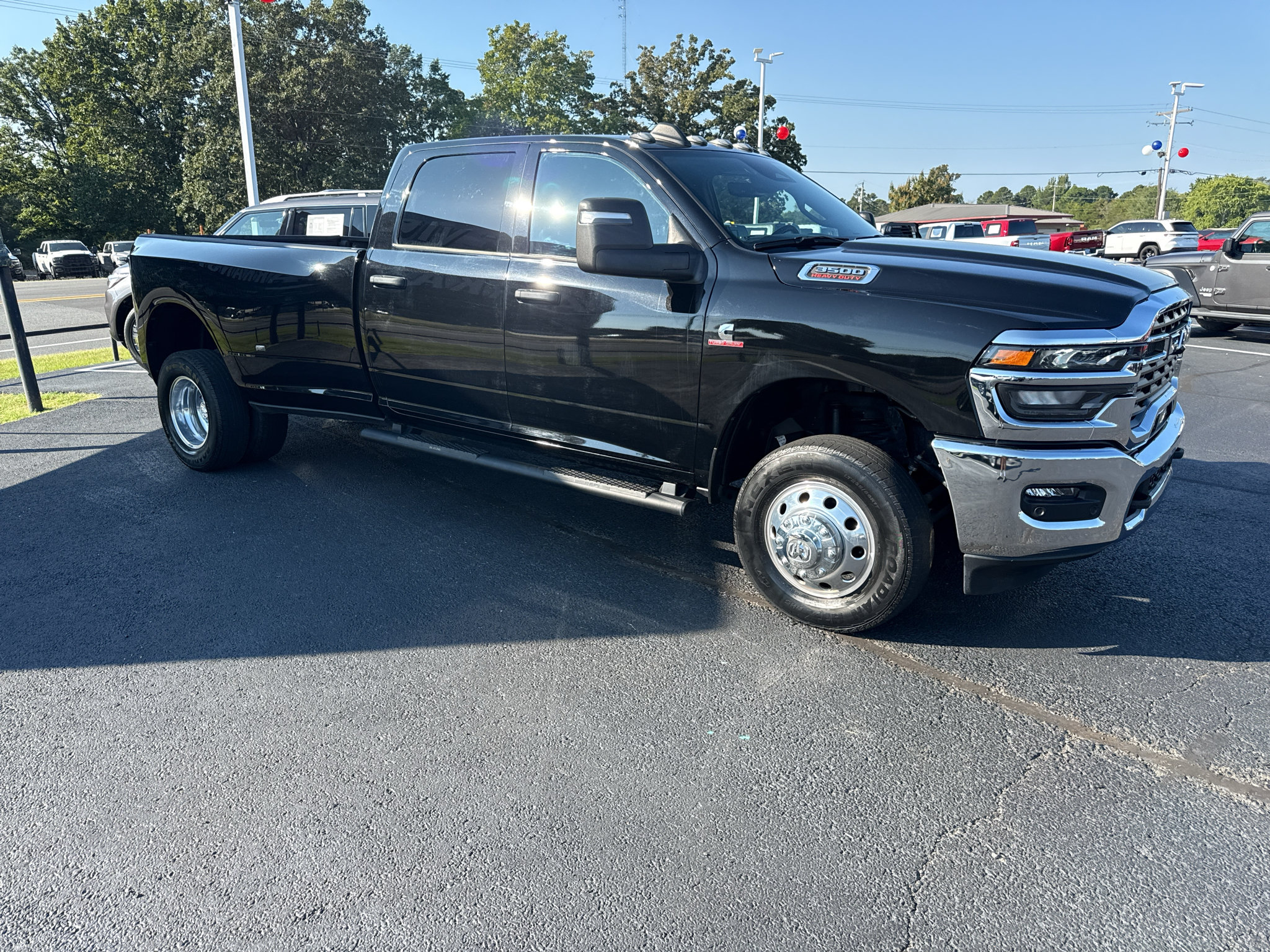 Used 2025 RAM 3500 Tradesman AWD/4WD image 3