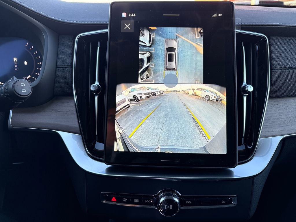 New 2026 Volvo XC90 B5 Plus image 11