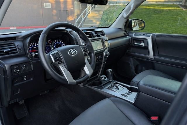 Used 2015 Toyota 4Runner SR5 Premium image 9