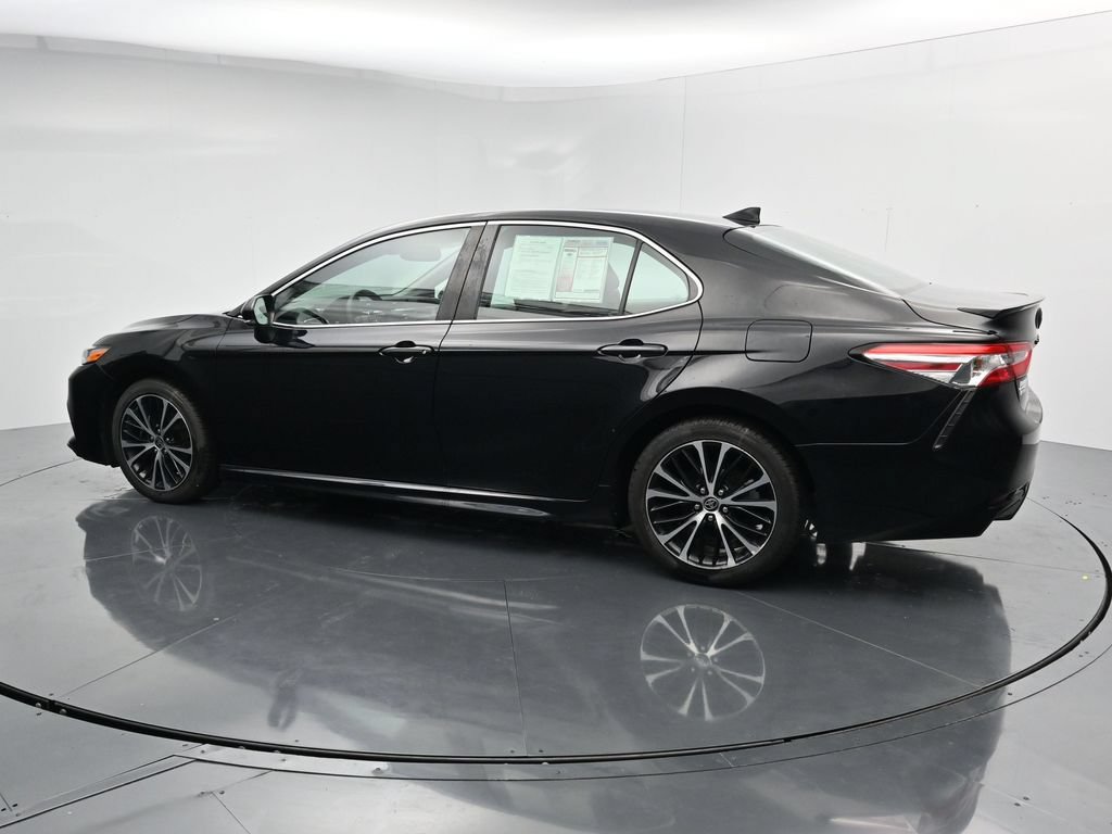Used 2020 Toyota Camry SE w/ Audio Package FWD image 5