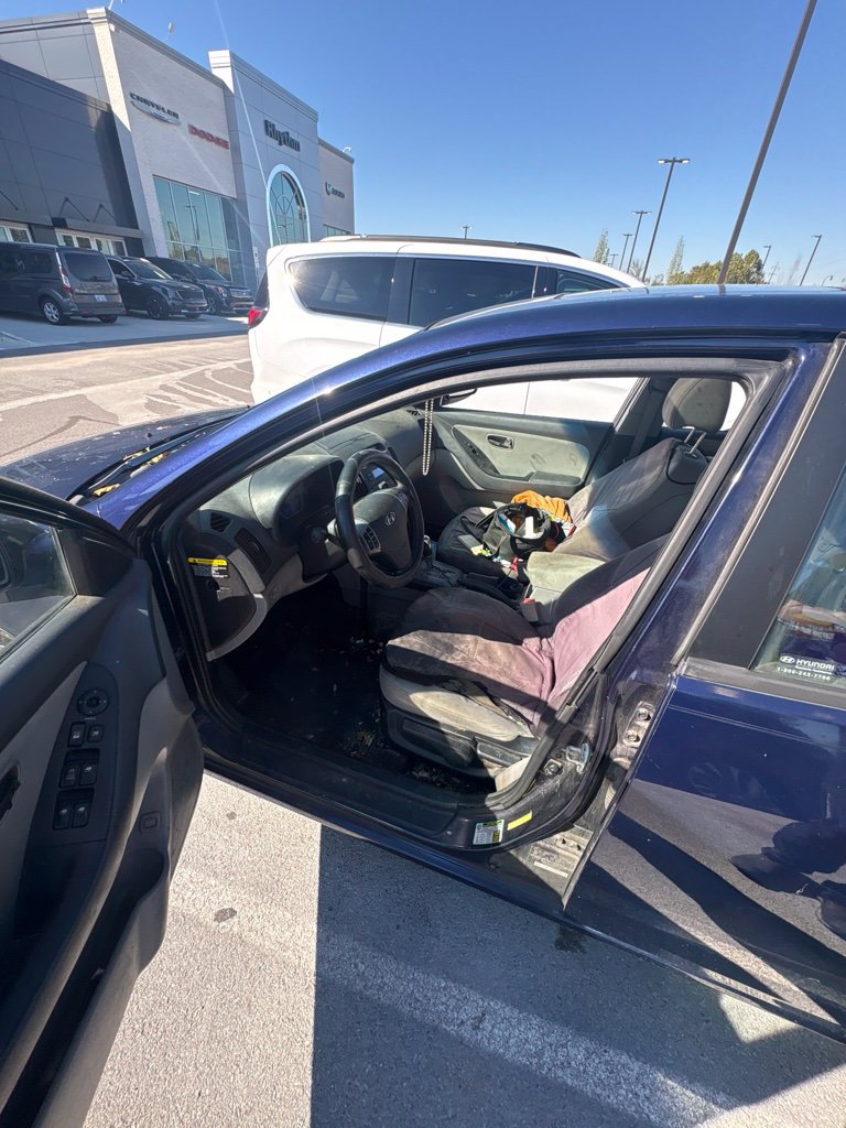 Used 2010 Hyundai Elantra SE w/ Premium Pkg 4 FWD image 8