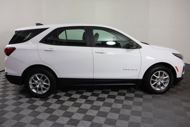 Used 2022 Chevrolet Equinox LS AWD/4WD image 9