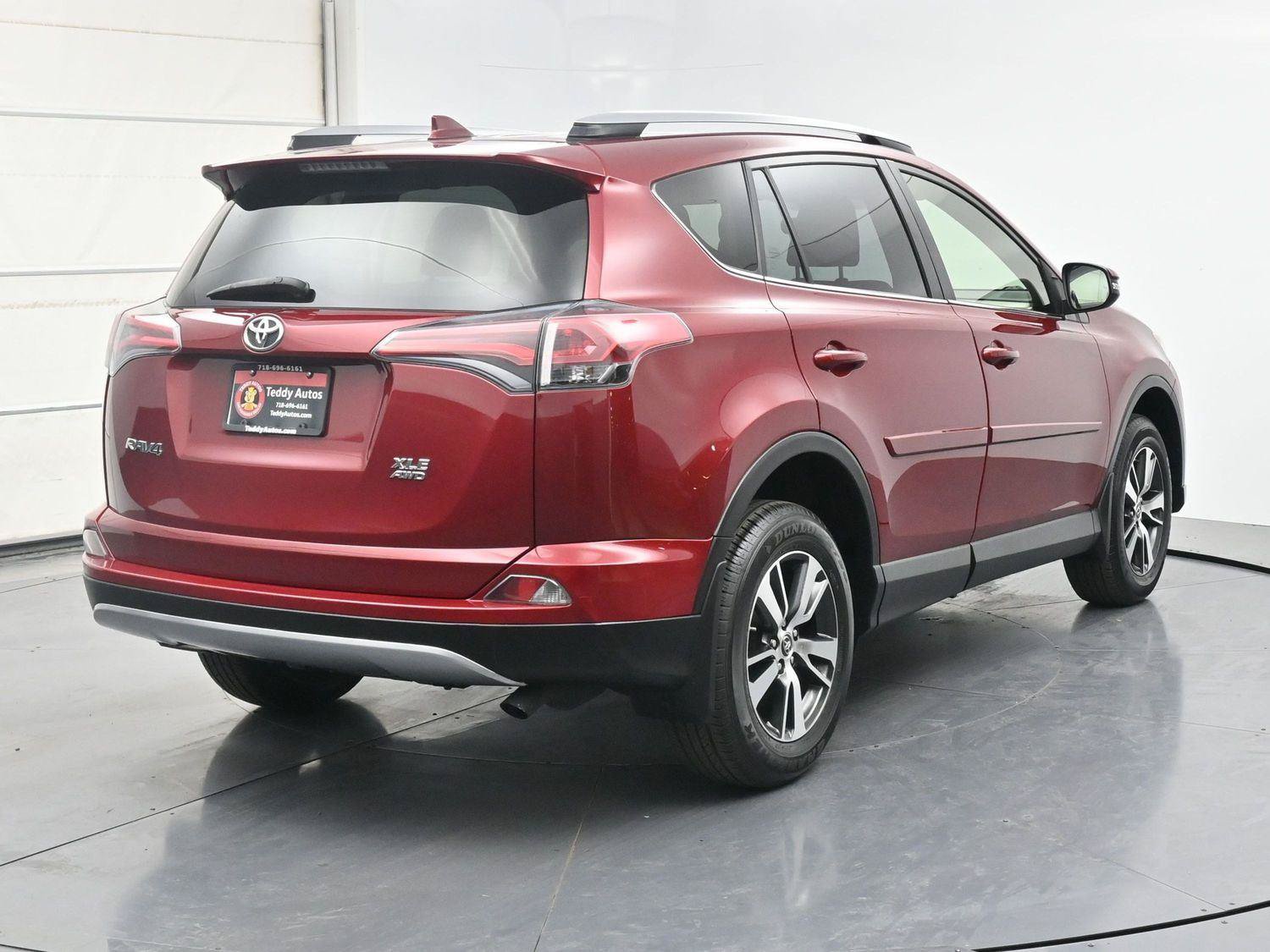 Used 2018 Toyota RAV4 XLE w/ Plus Extra Value Package AWD/4WD image 25