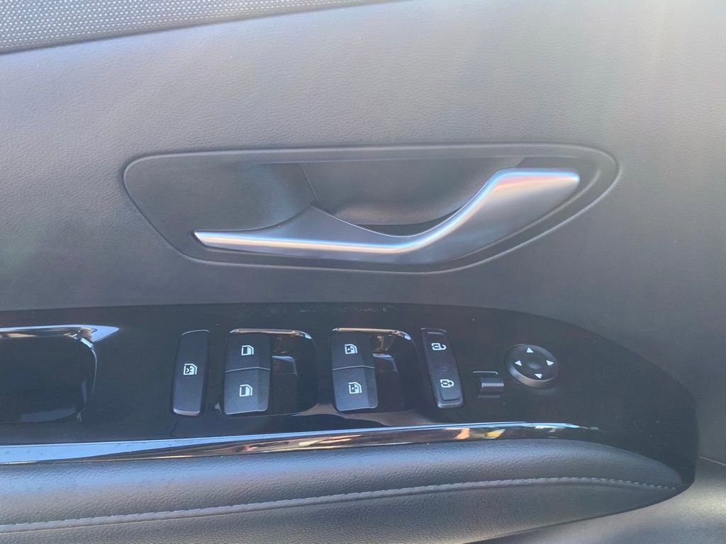Used 2023 Hyundai Tucson Limited image 23