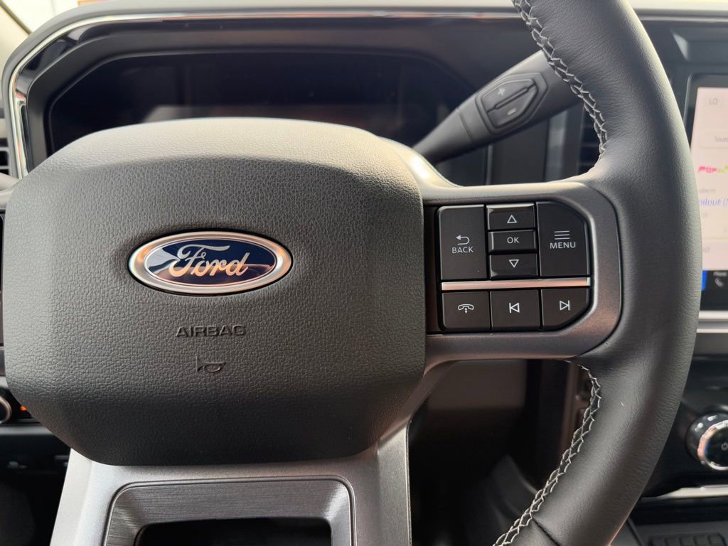 New 2026 Ford F250 Lariat w/ Black Appearance Package image 25