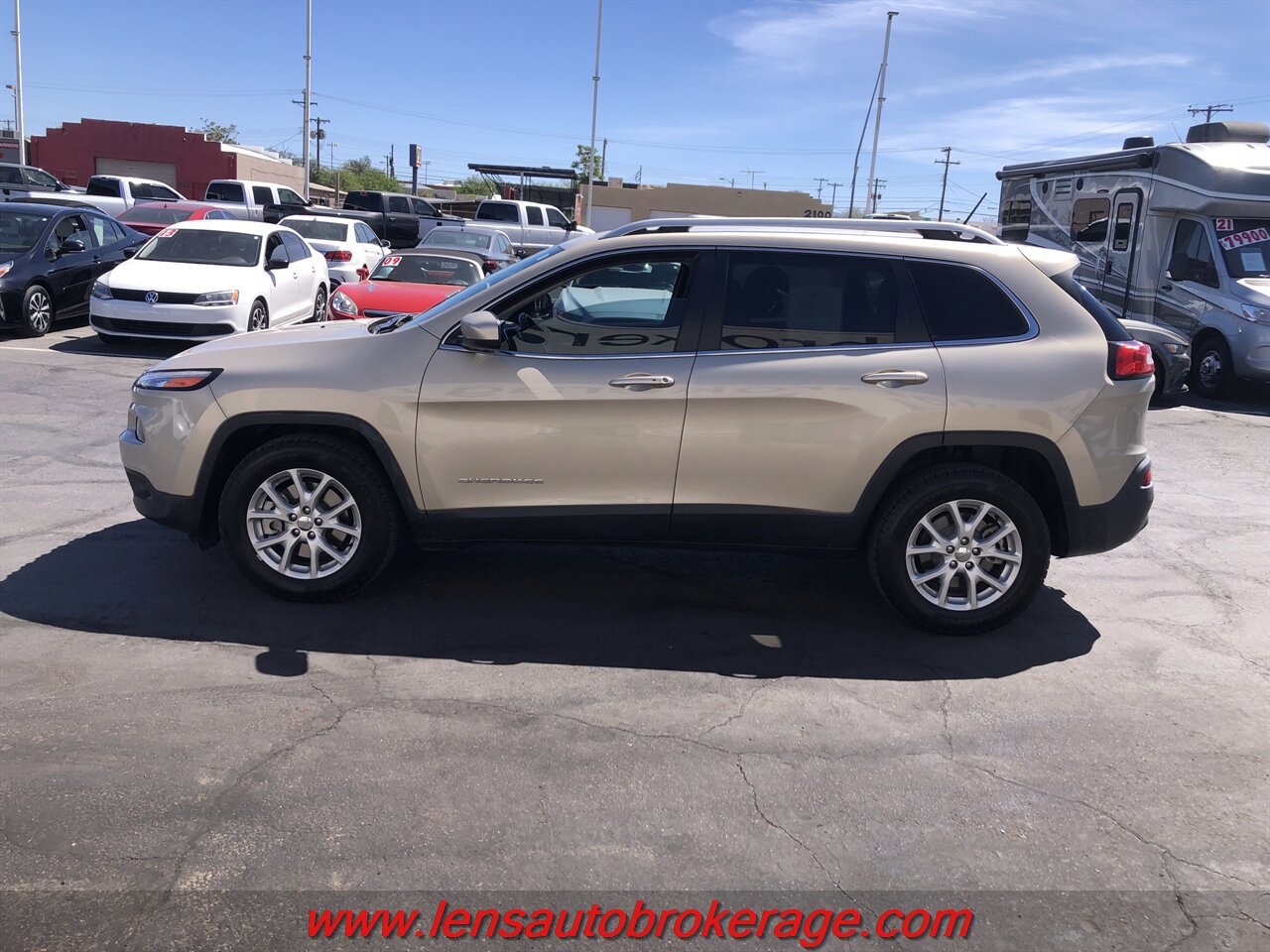 Used 2015 Jeep Cherokee Latitude w/ Comfort/Convenience Group image 5