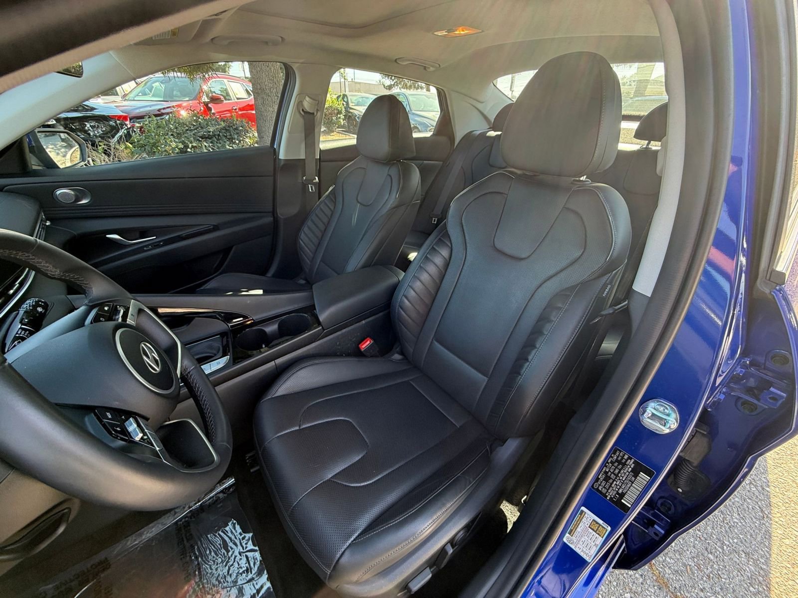 Used 2025 Hyundai Elantra Limited image 35