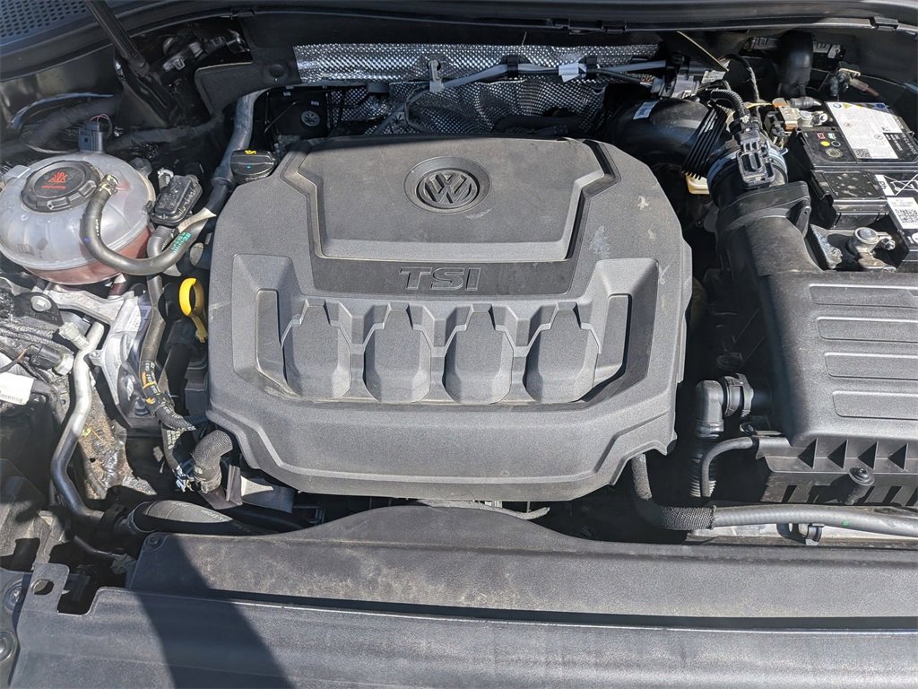 Used 2024 Volkswagen Tiguan SE image 36
