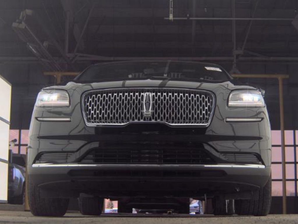 Used 2022 Lincoln Nautilus Reserve image 4