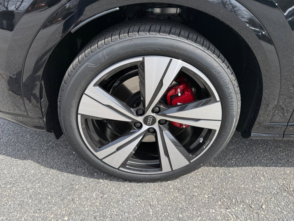 New 2026 Audi SQ5 Premium Plus image 27
