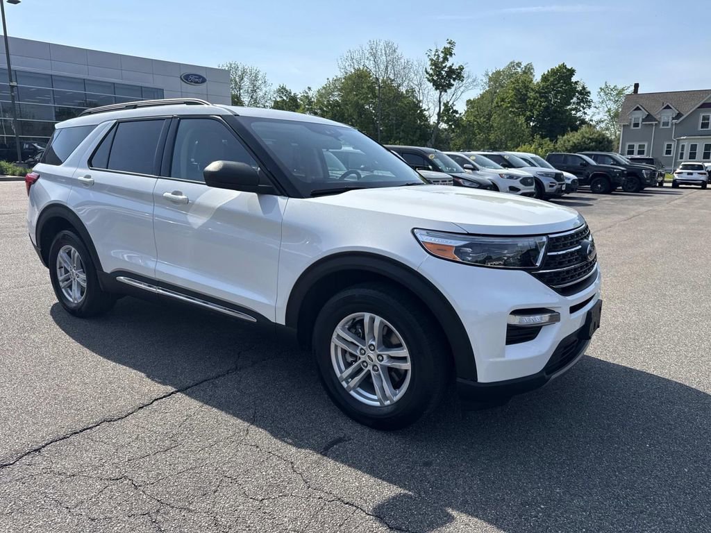 Used 2022 Ford Explorer XLT w/ Equipment Group 202A AWD/4WD image 11