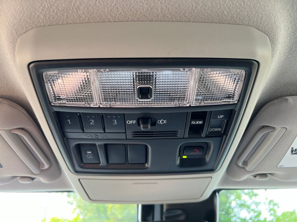 Used 2021 Toyota 4Runner Limited image 30