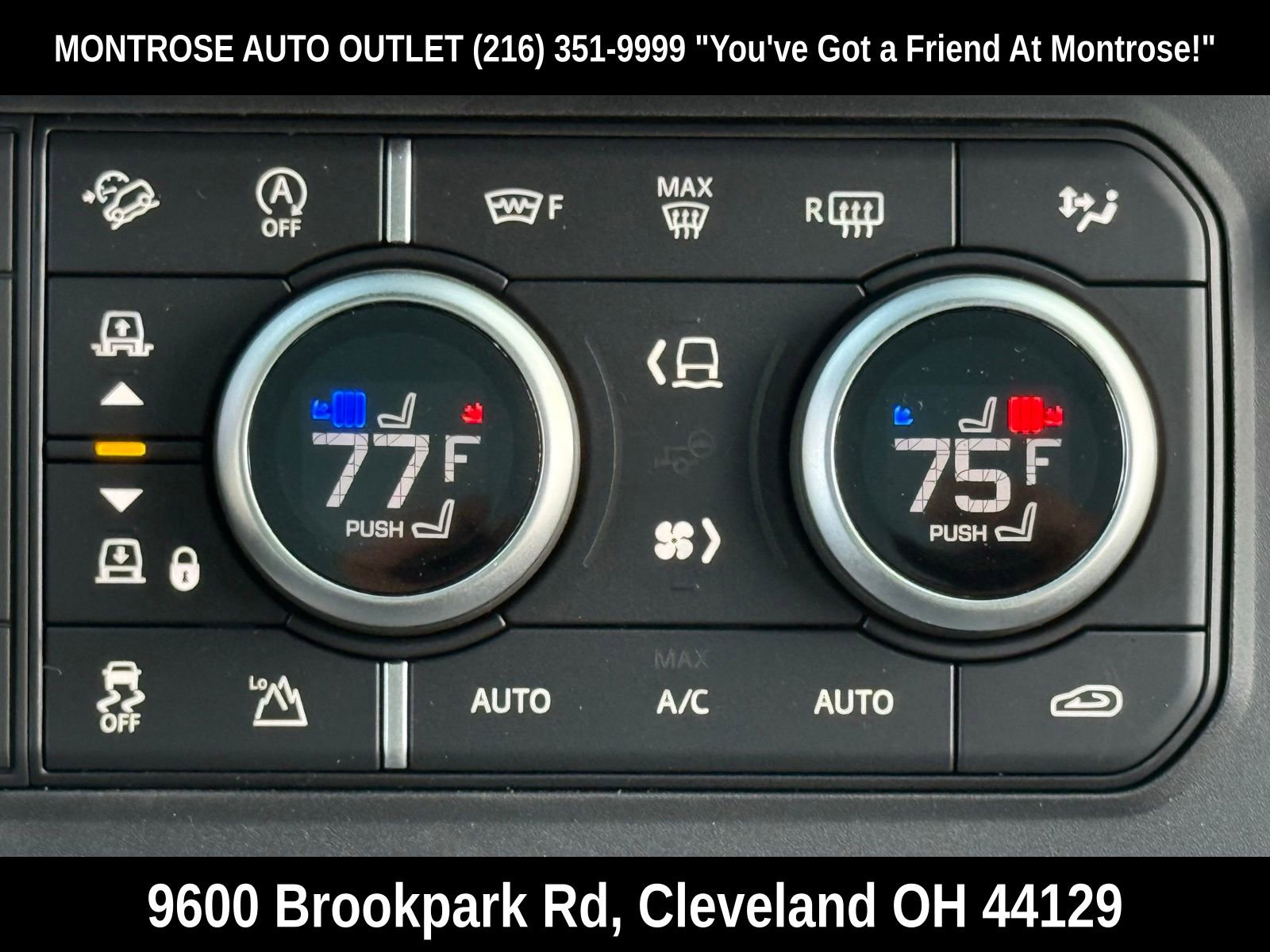 New 2026 Land Rover Defender 130 X-Dynamic SE image 29