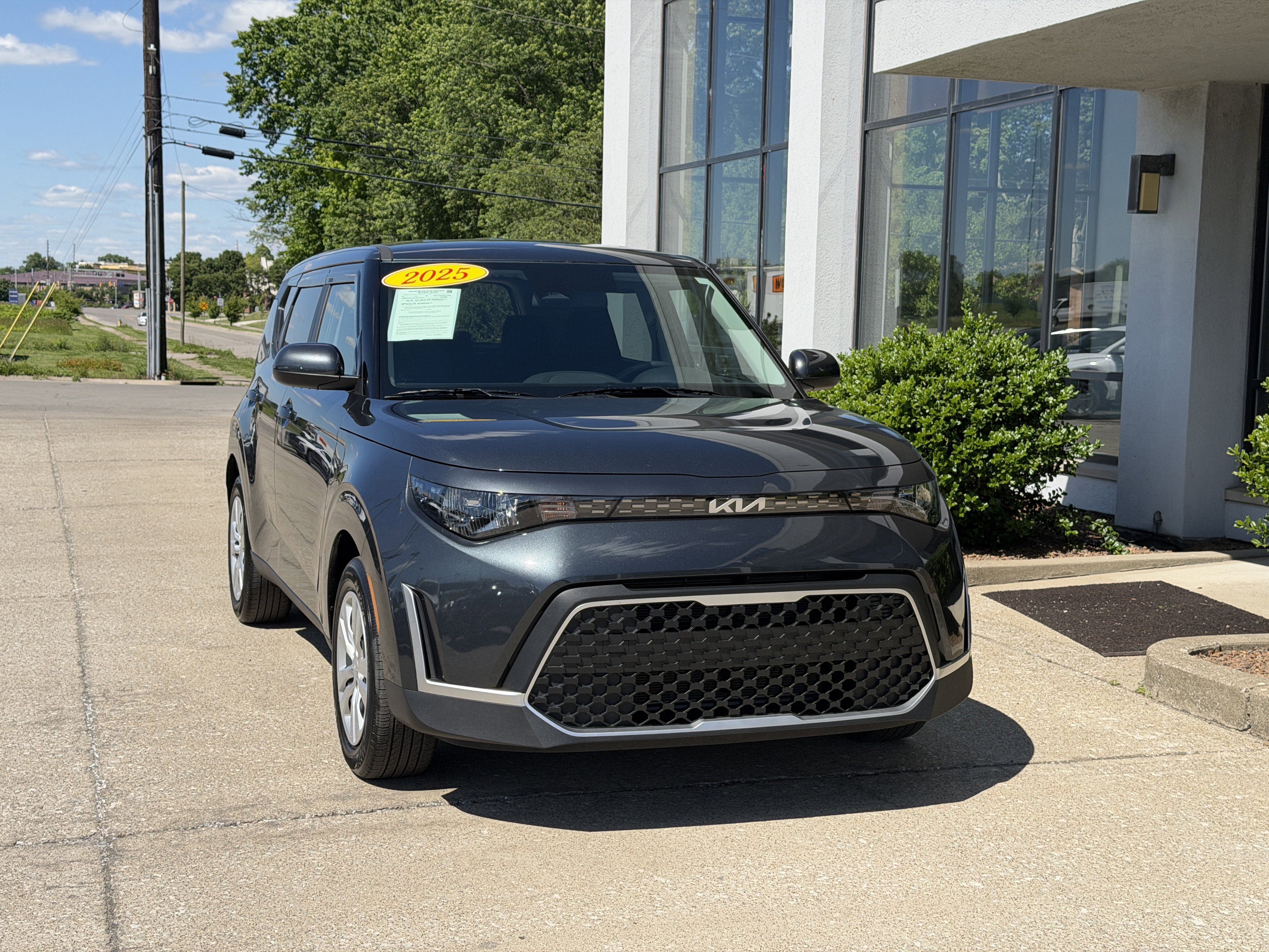 Used 2025 Kia Soul LX FWD image 16