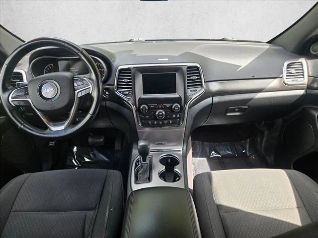 Used 2018 Jeep Grand Cherokee Laredo image 16