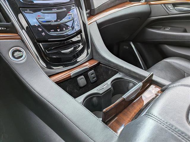 Used 2017 Cadillac Escalade ESV Premium Luxury image 12
