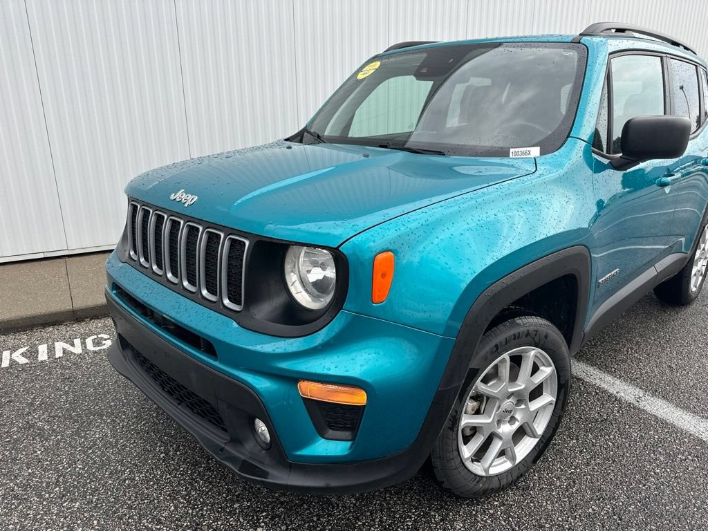 Used 2022 Jeep Renegade Latitude AWD/4WD image 2
