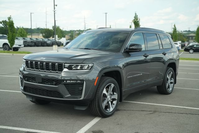 New 2026 Jeep Grand Cherokee L Limited w/ Luxury Tech Group II AWD/4WD video 3