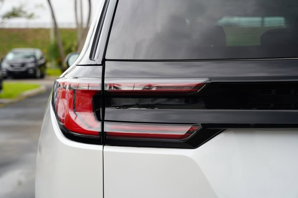 Used 2024 GMC Acadia Denali image 14