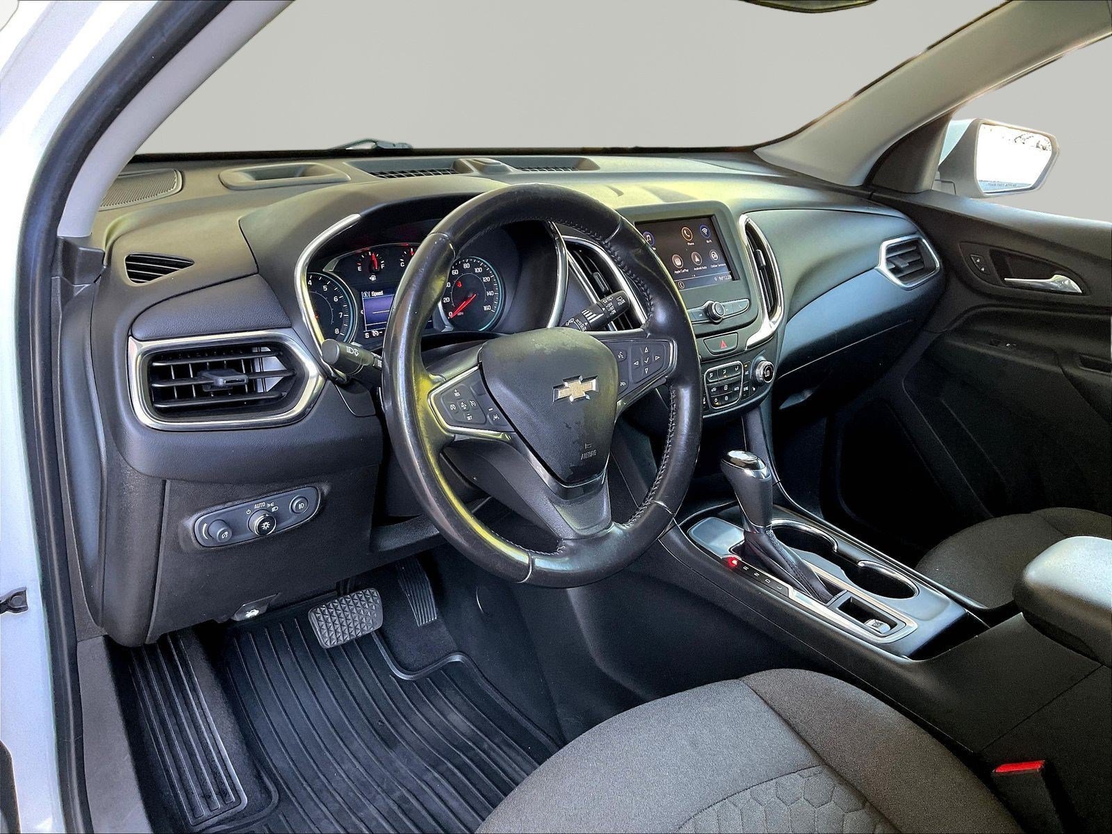 Used 2020 Chevrolet Equinox LT w/ Driver Convenience Package FWD image 16