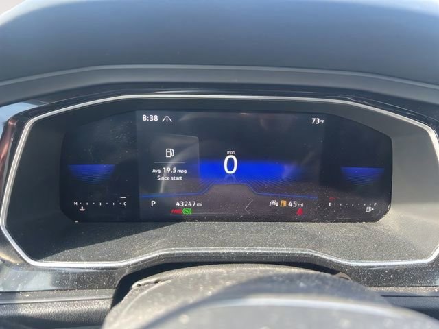 Used 2022 Volkswagen Jetta SE w/ Panoramic Sunroof Package image 11