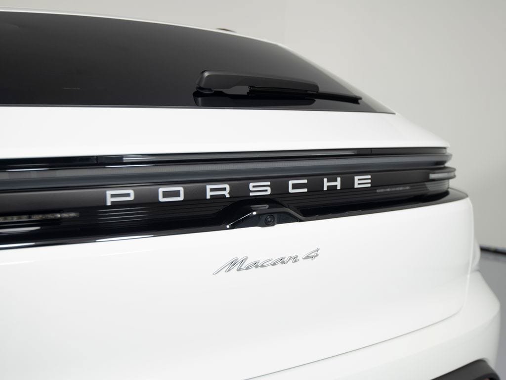 New 2026 Porsche Macan 4 Electric AWD/4WD image 39