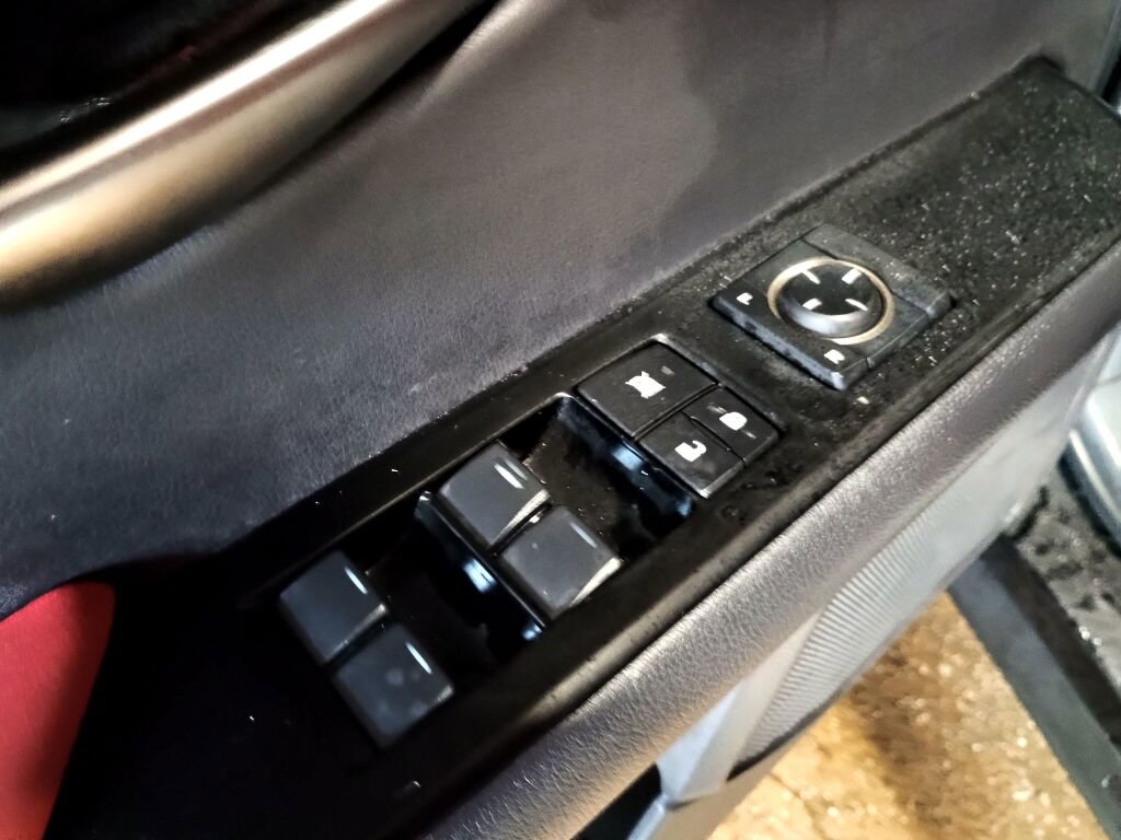 Used 2022 Lexus UX 200 F Sport w/ Accessory Package (Z2) image 7