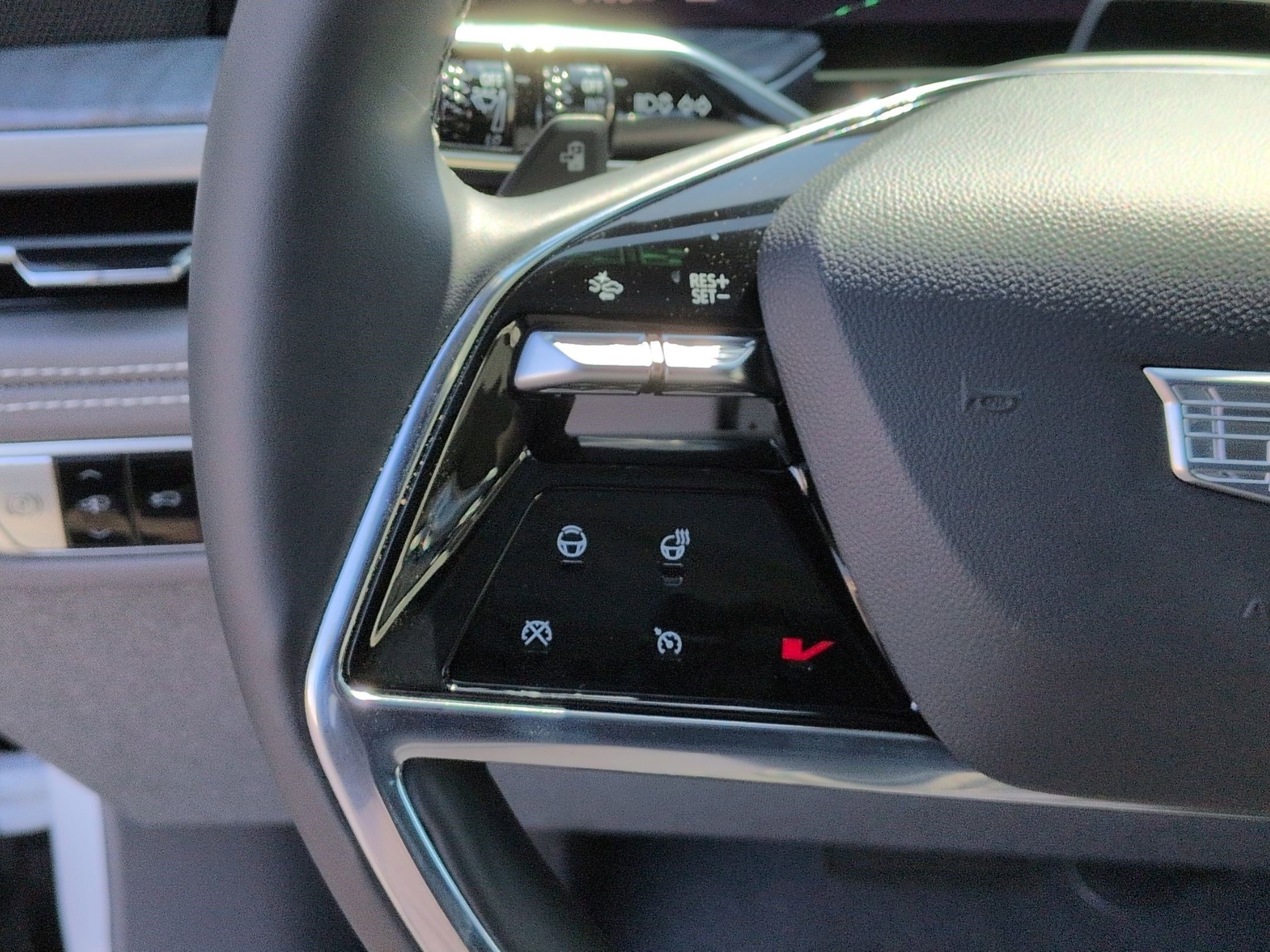 Used 2025 Cadillac Escalade IQ Luxury 1 AWD/4WD image 19