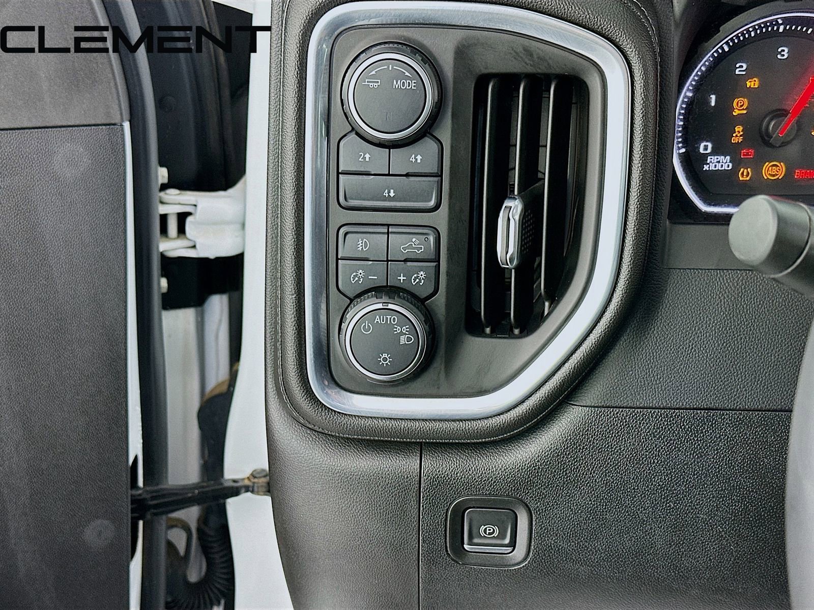 Used 2022 Chevrolet Silverado 2500 LT w/ Convenience Package image 13