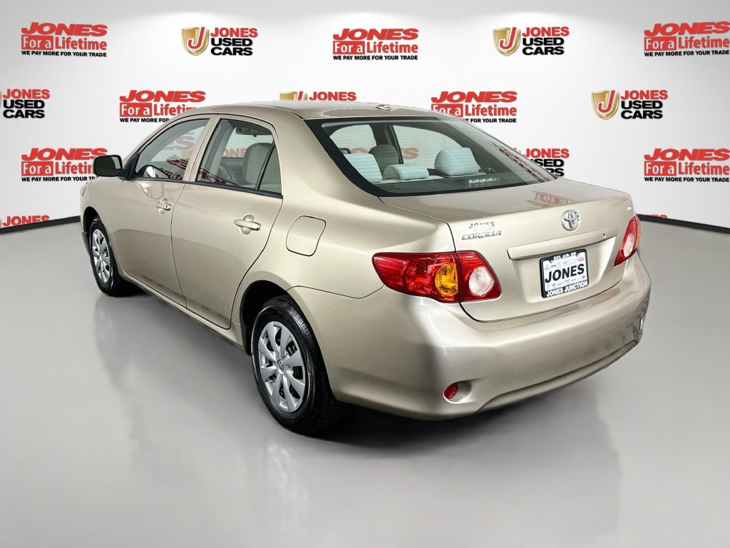 Used 2010 Toyota Corolla LE FWD image 2