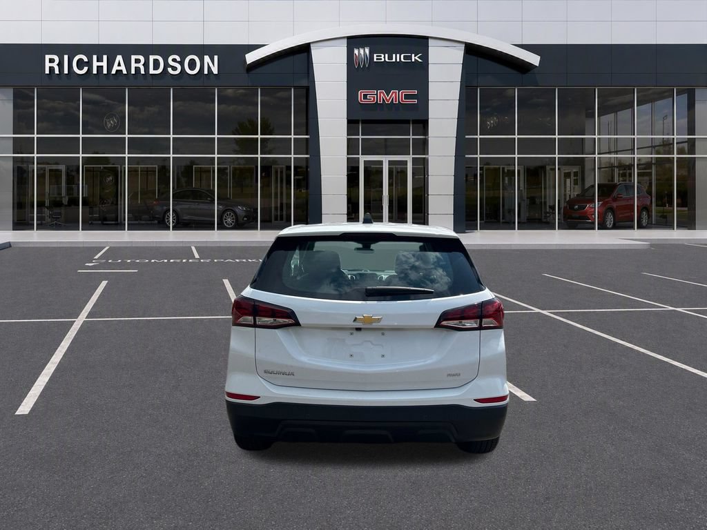 Used 2024 Chevrolet Equinox LS AWD/4WD image 4