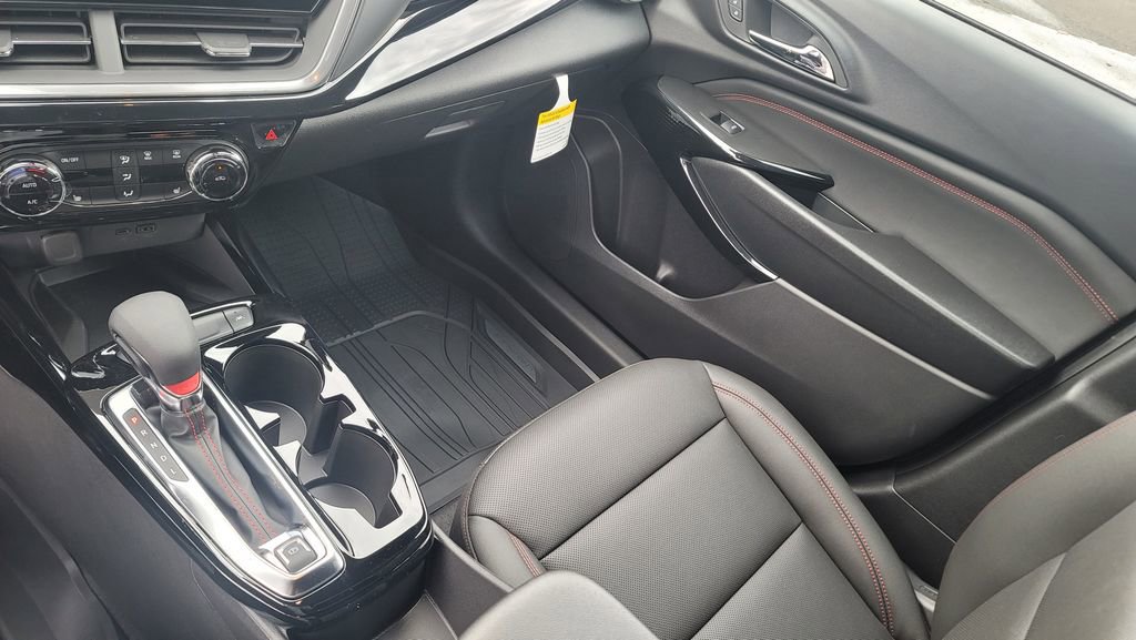 New 2026 Chevrolet Trax RS w/ Sunroof Package FWD image 23
