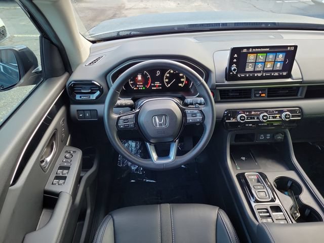 Used 2025 Honda Pilot EX-L image 11