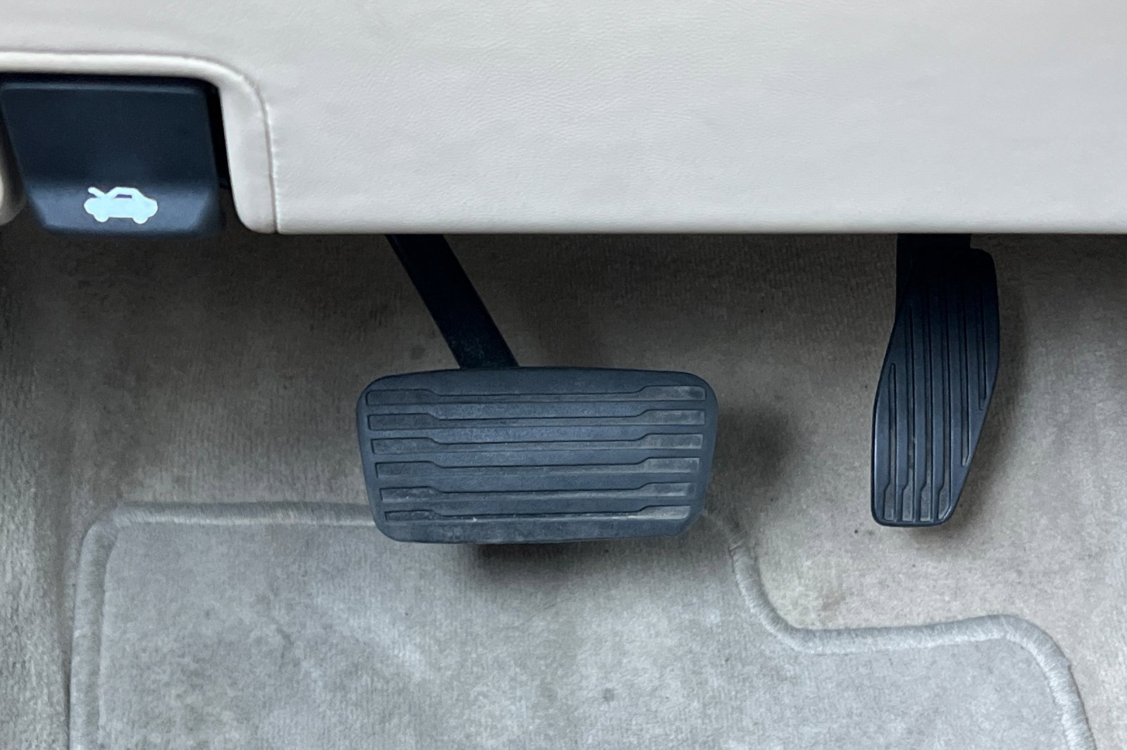 Used 2023 Cadillac Escalade Premium Luxury w/ Performance Package image 48