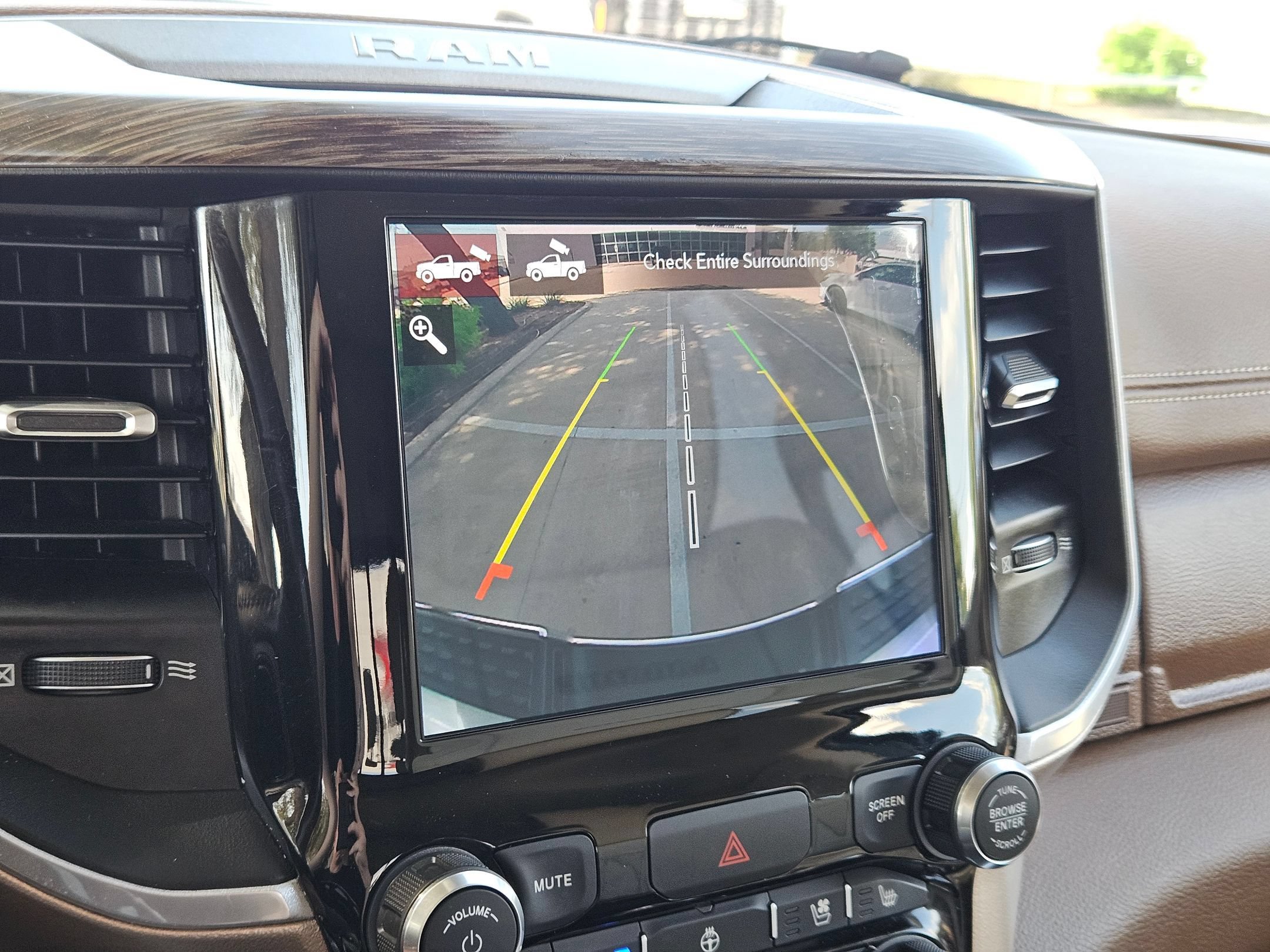 Used 2019 RAM 2500 Laramie AWD/4WD image 19