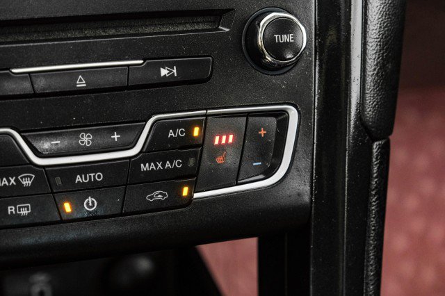 Used 2018 Ford Fusion SE w/ Equipment Group 201A FWD image 25