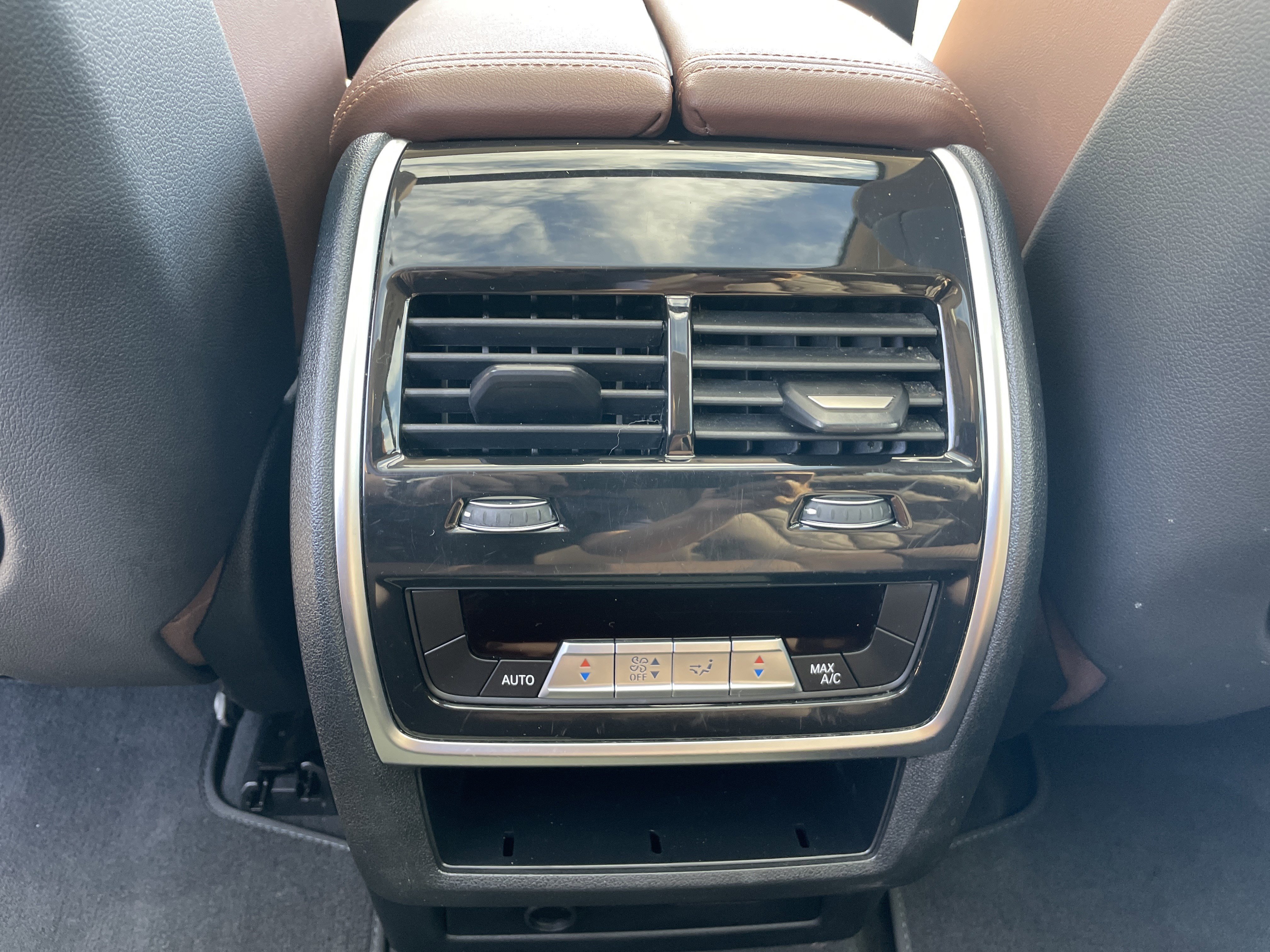 Used 2023 BMW X7 xDrive40i w/ Parking Assistance Package image 44