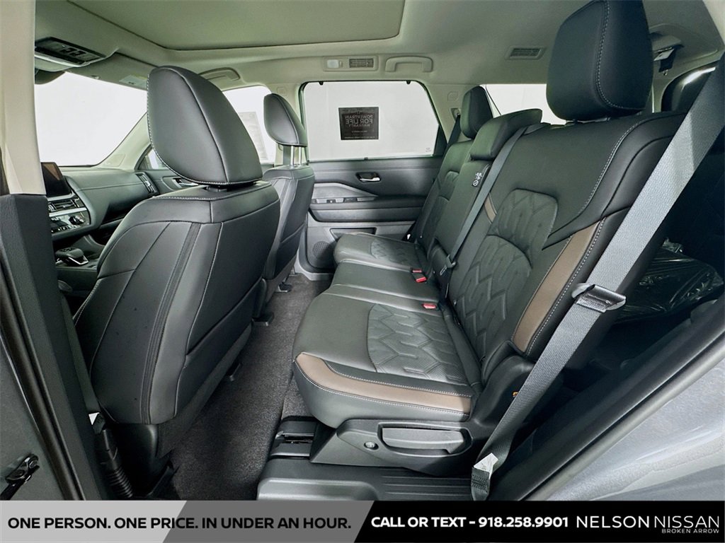 New 2026 Nissan Pathfinder Platinum image 25