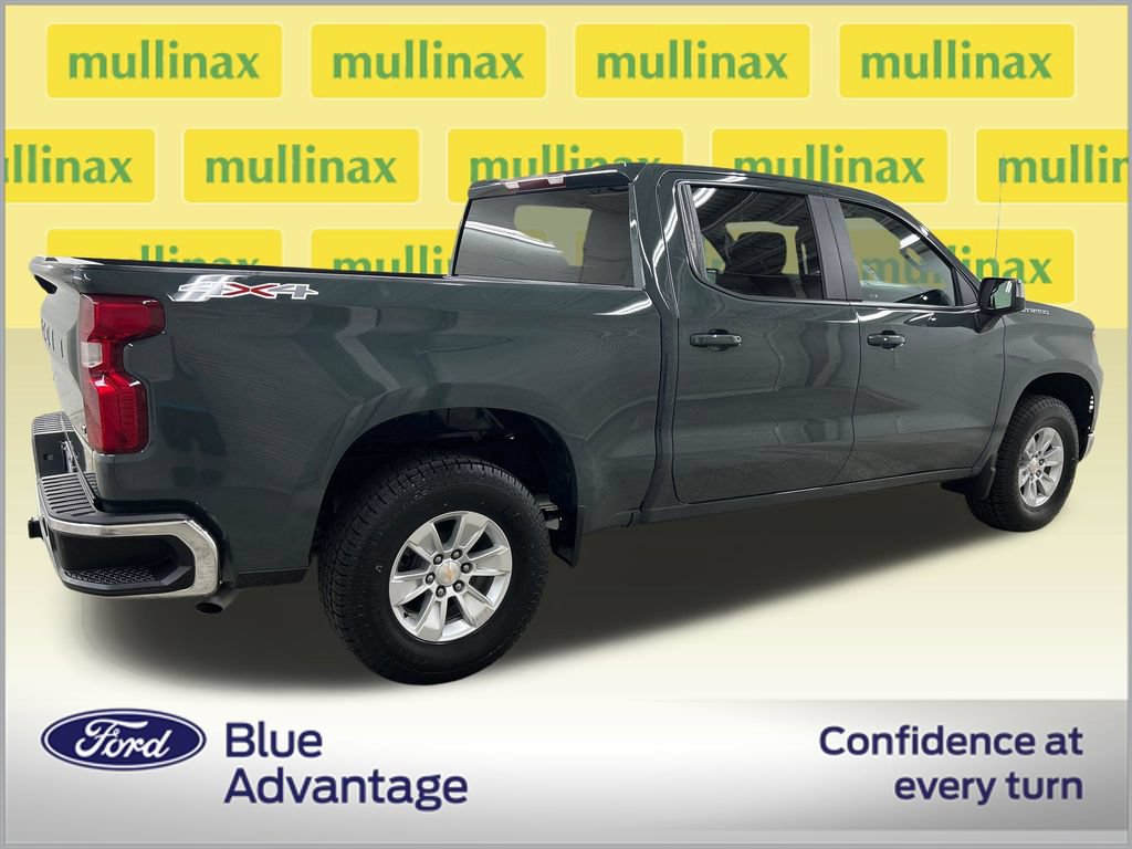 Used 2025 Chevrolet Silverado 1500 LT AWD/4WD image 2