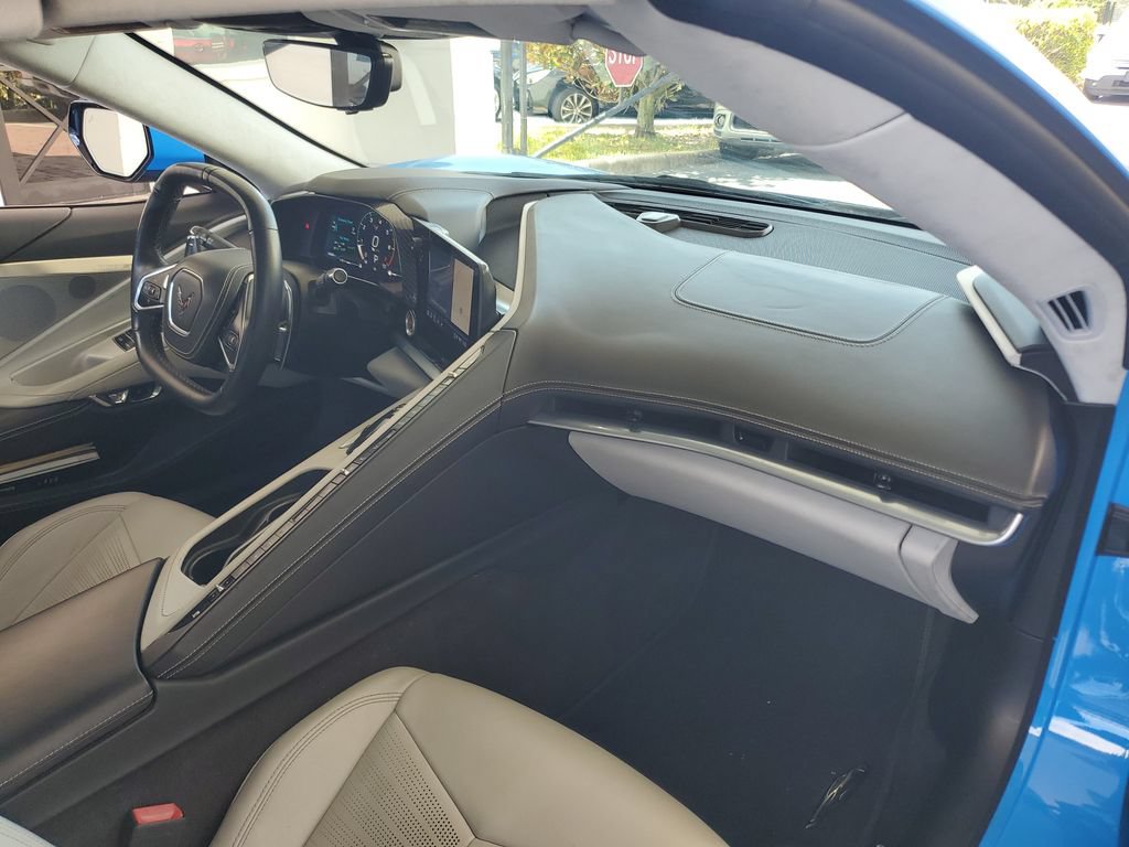 Used 2022 Chevrolet Corvette Stingray Premium Conv w/ Z51 Performance Package RWD image 16