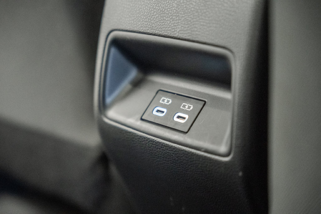 Used 2023 Toyota Corolla LE w/ Carpet Mat Package (TMS) FWD image 22