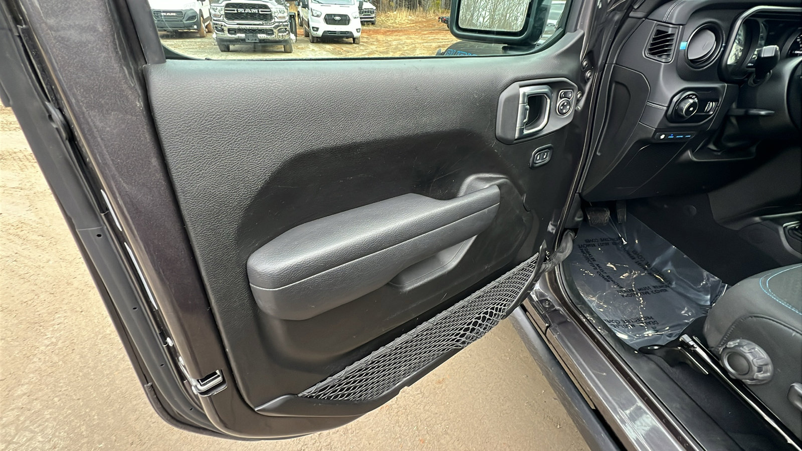 Used 2025 Jeep Wrangler Unlimited Rubicon 4xe w/ Safety Group image 14