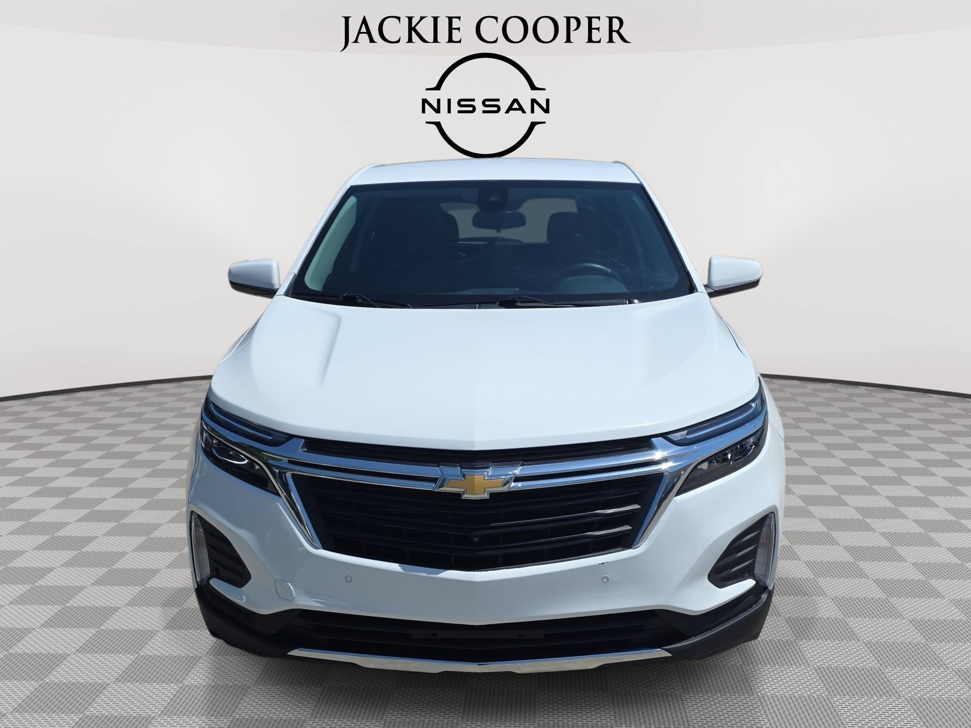 Used 2023 Chevrolet Equinox LT FWD image 2