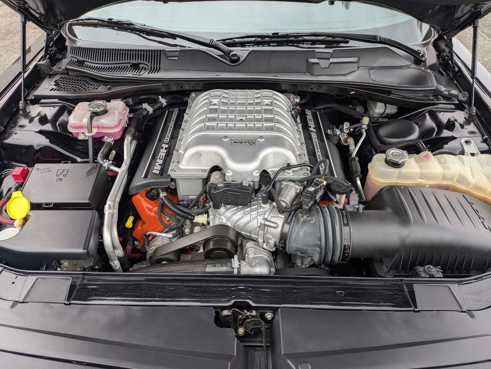 Used 2016 Dodge Challenger SRT Hellcat image 12