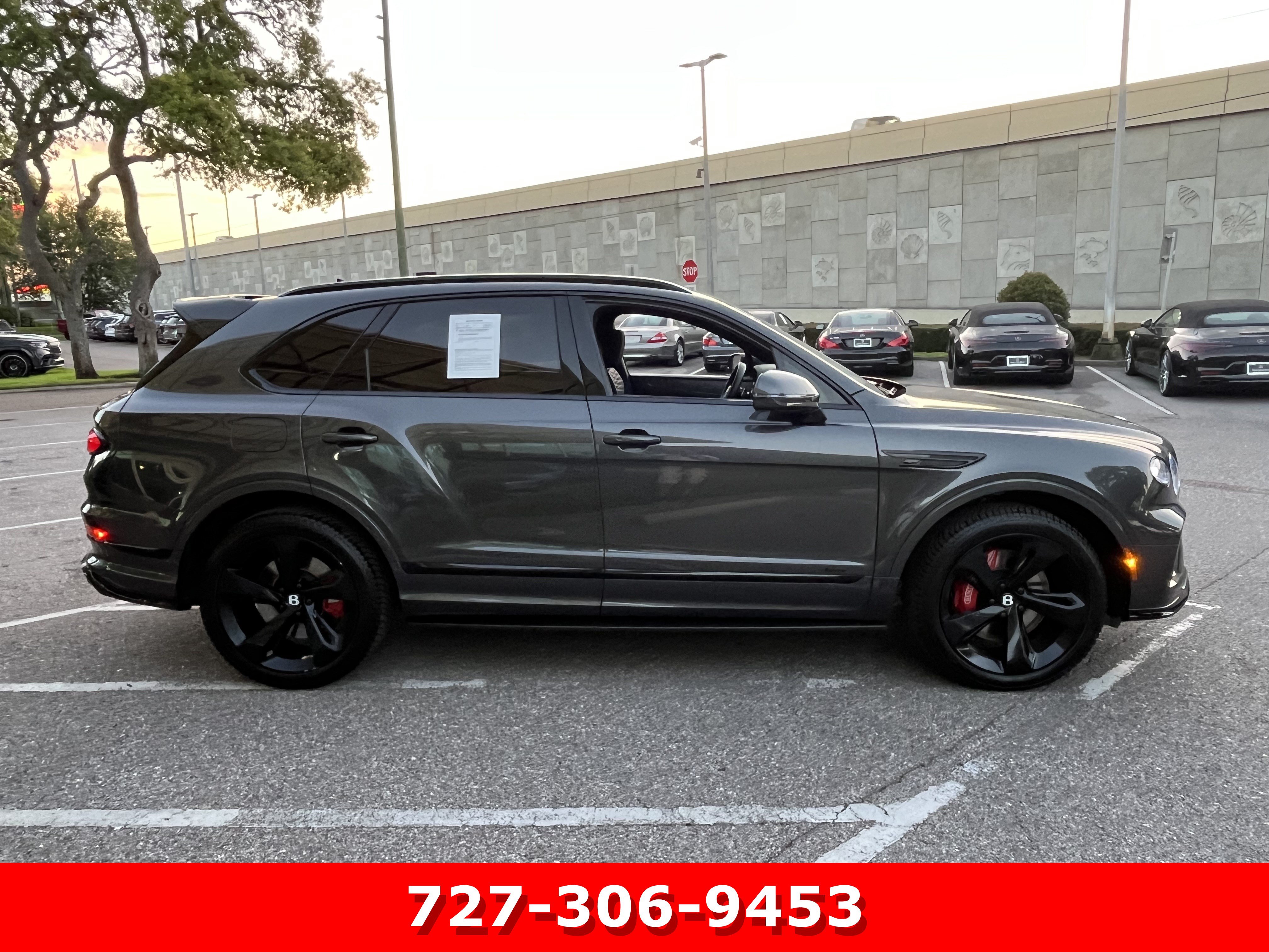 Used 2024 Bentley Bentayga AWD/4WD image 11