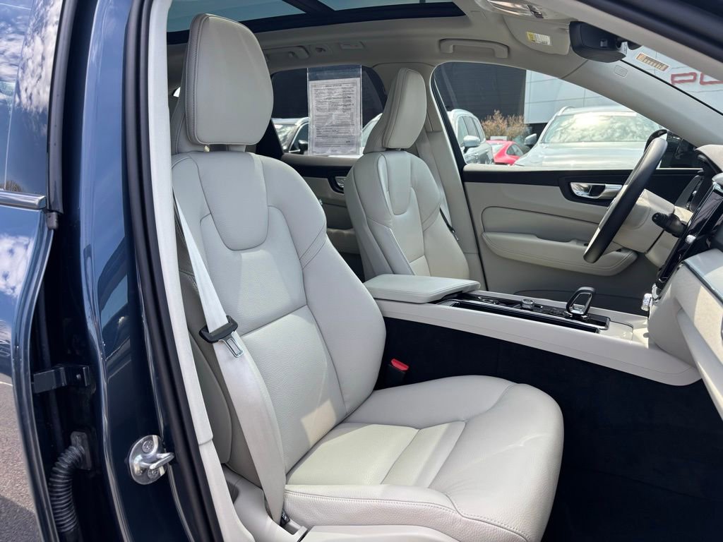 Used 2024 Volvo XC60 B5 Core w/ Climate Package AWD/4WD image 17