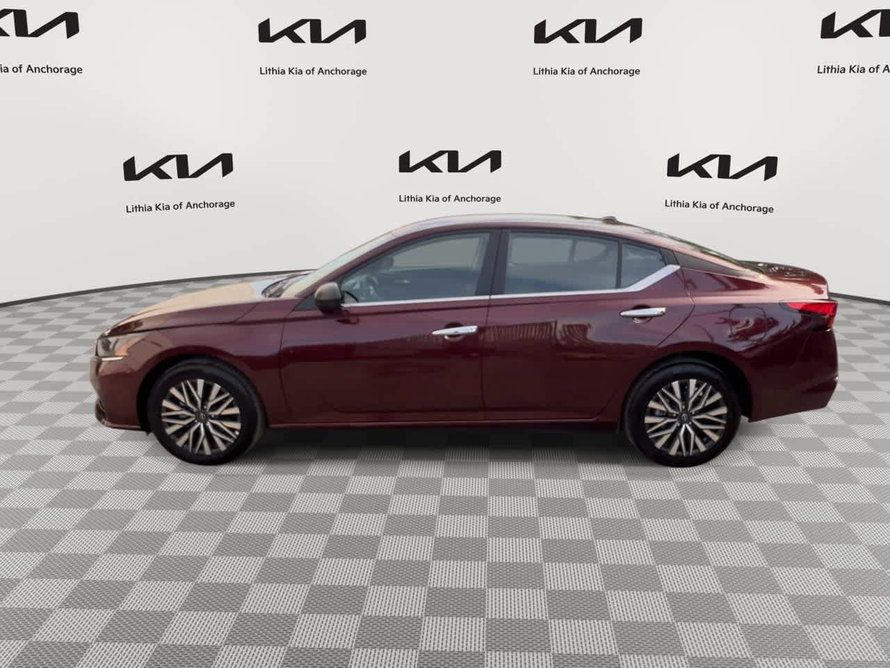 Used 2025 Nissan Altima 2.5 SV AWD/4WD image 5