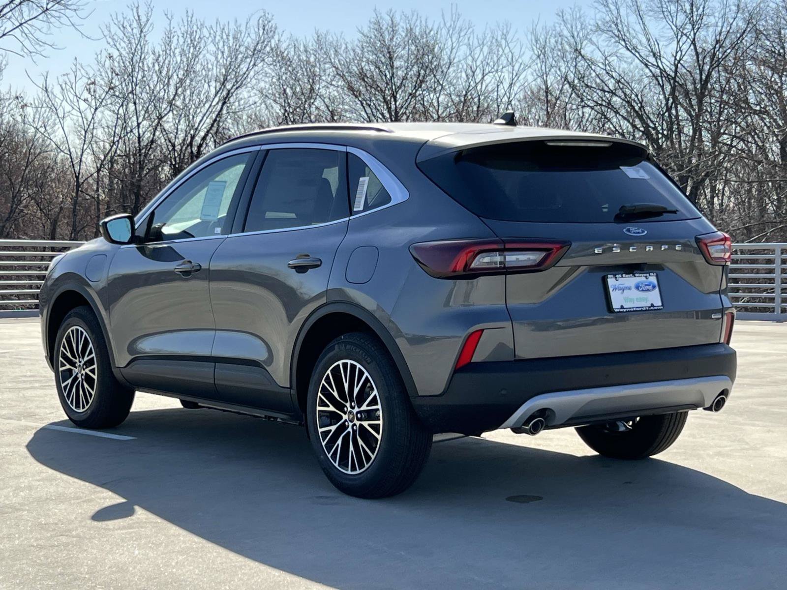 New 2025 Ford Escape SE FWD image 3