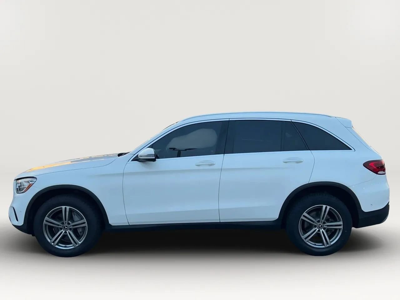 Used 2021 Mercedes-Benz GLC 300 4MATIC image 4